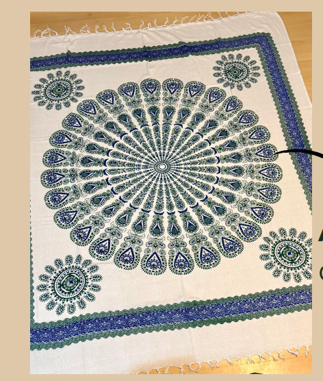Manta Tapiz Mandala Plumas de Pavo Real Verde y Azul – Algodón de India con Flecos (2.10 x 2.40 m)