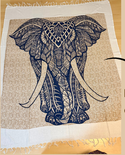 Tapiz Elefante Kavi – Manta Multiusos Étnica con Cabeza de Elefante Tribal y Flecos (Algodón 100%)