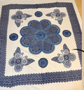 Tapiz / Manta Multiusos "ISHANI" – Diseño Étnico de Mariposas & Mandala Flor en Azul Índigo