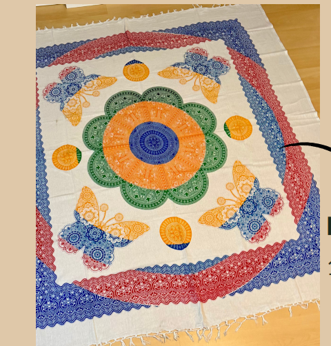 Tapiz / Manta Multiusos "KAVA" – Diseño Étnico Multicolor de Mariposas & Mandala Flor